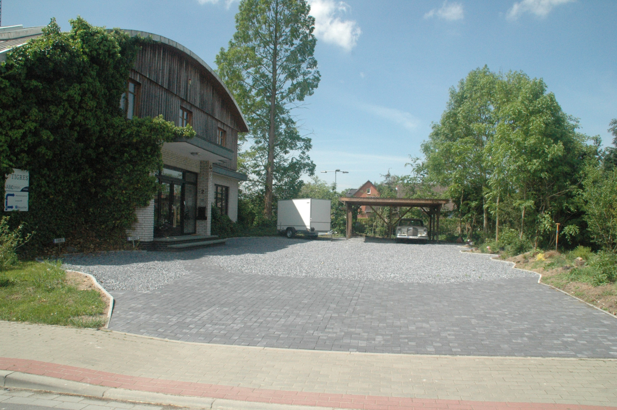 Pflaster- und Außenanlage
